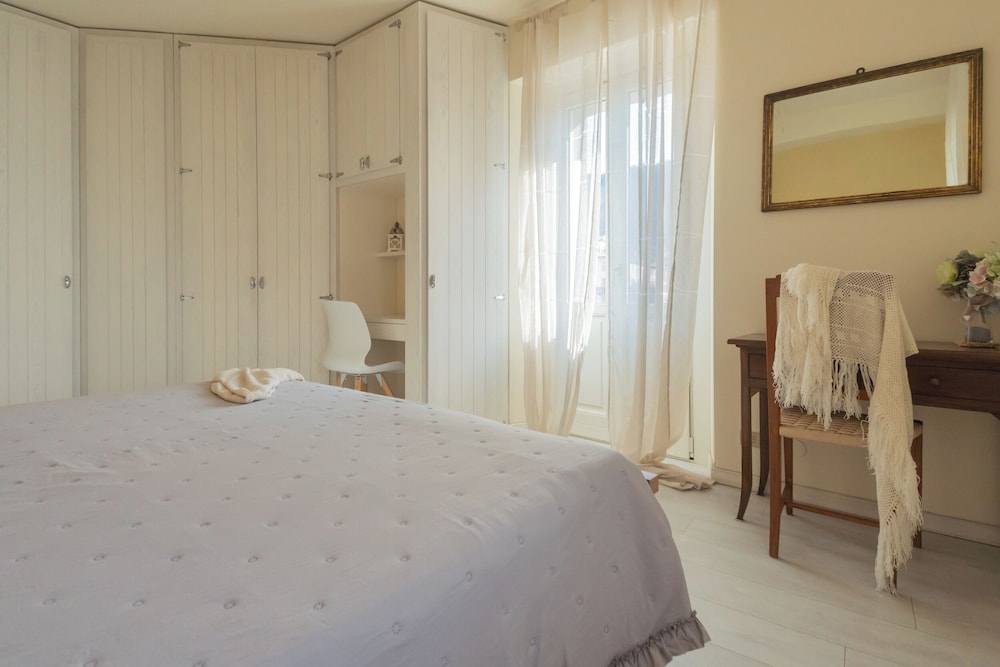 Linda Apartments by Rent all Como