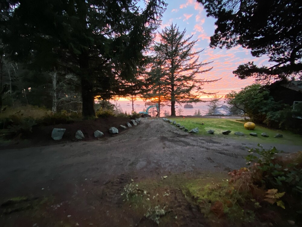 Byrdies Beach House at Crook Point view 4