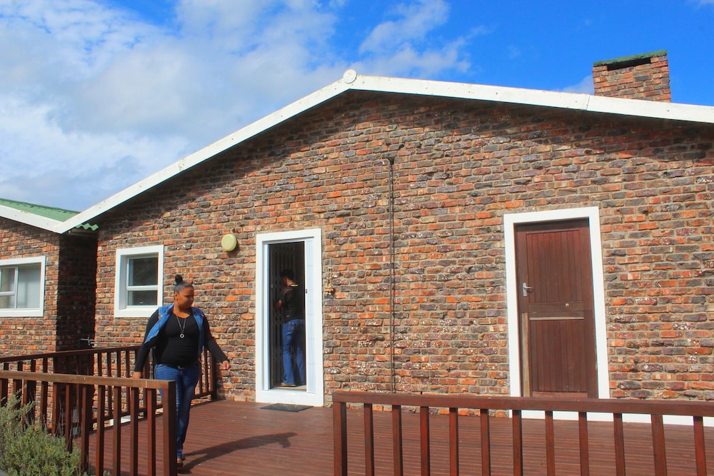Sandpiper Guest Cottages