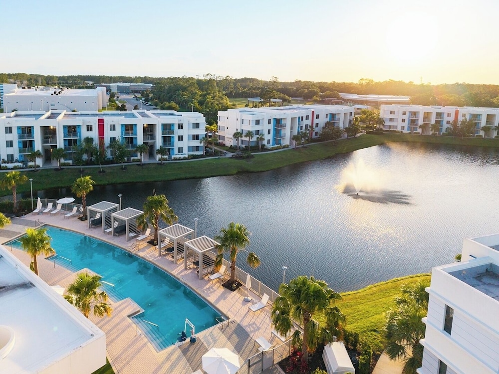 Daytona 3BR Getaway Pool, Gym, Pet Friendly