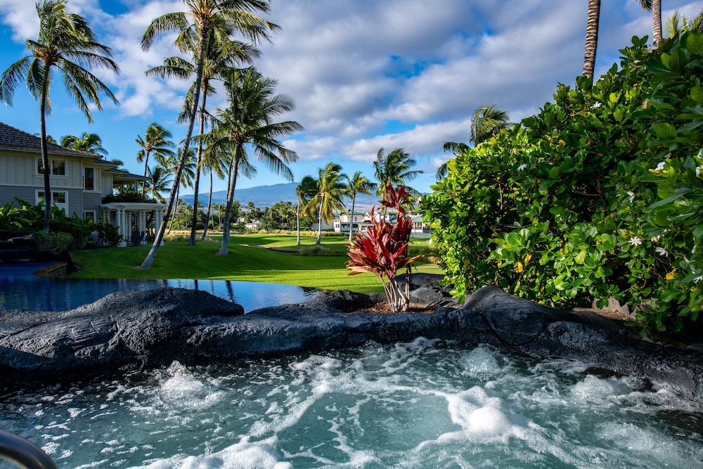Tropical Top-floor Getaway - Fairway Villas G32 w/ Loft & Views