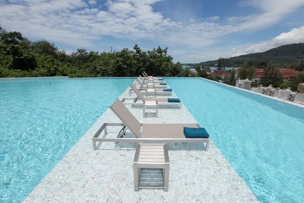 Modern Condo With Full sea View, 4 min Walk to Kamala Beach