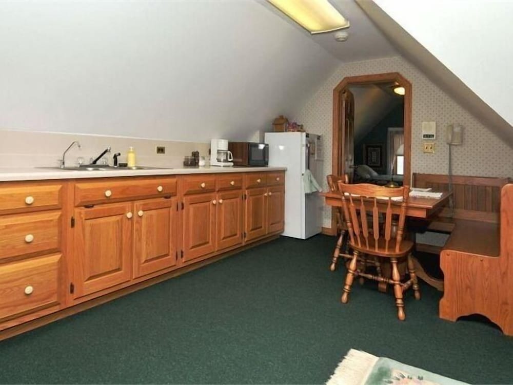 Victorian Loft B & B