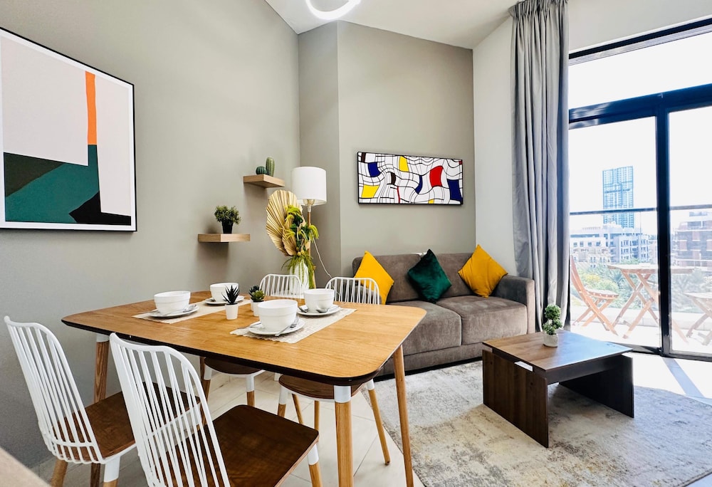 OYO HOME 1366 Standard One Bedroom Jvc