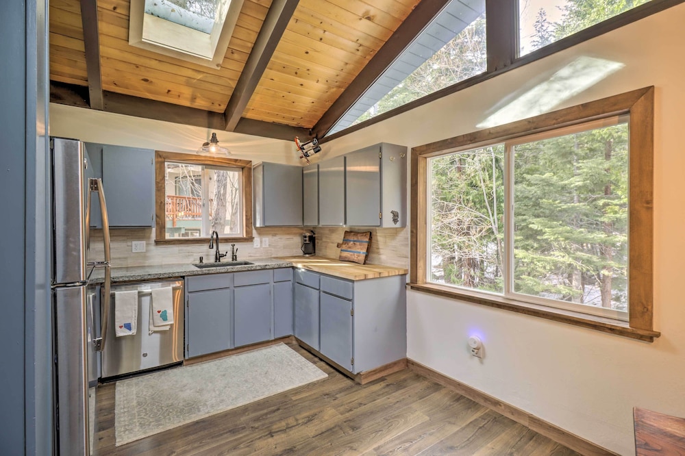 Lake Tahoe Vacations - Incline Village Cabin w/ Patio: 2 Mi to Beach! - Property Image 20
