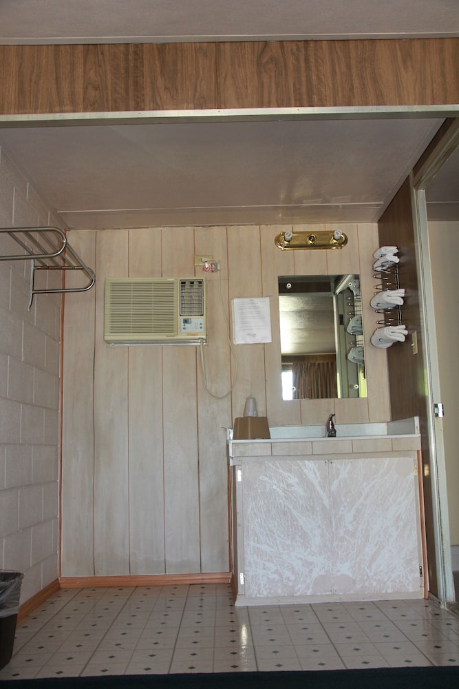 Budget Lakeview Inn