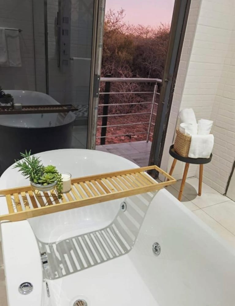 Kings View Exclusive Villas
