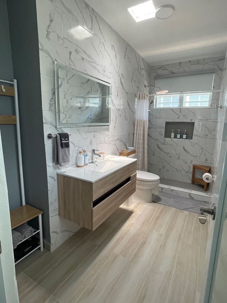 Blue Pearl-4 D'Luxe Beach Retreat