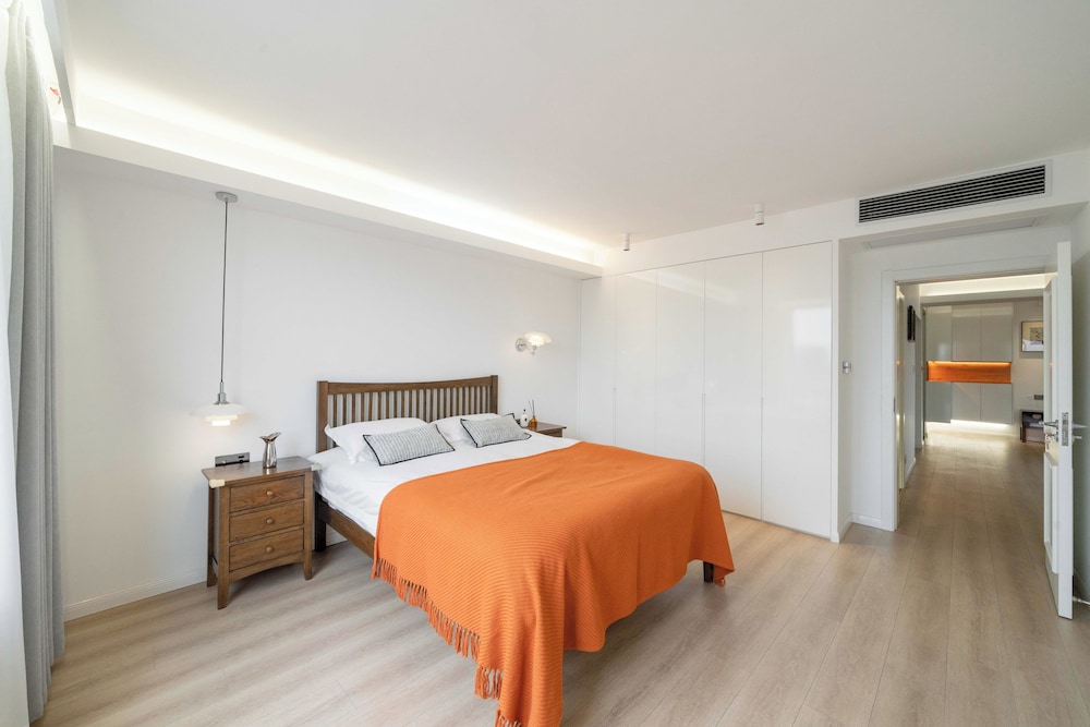 Book and Bed - SML Center