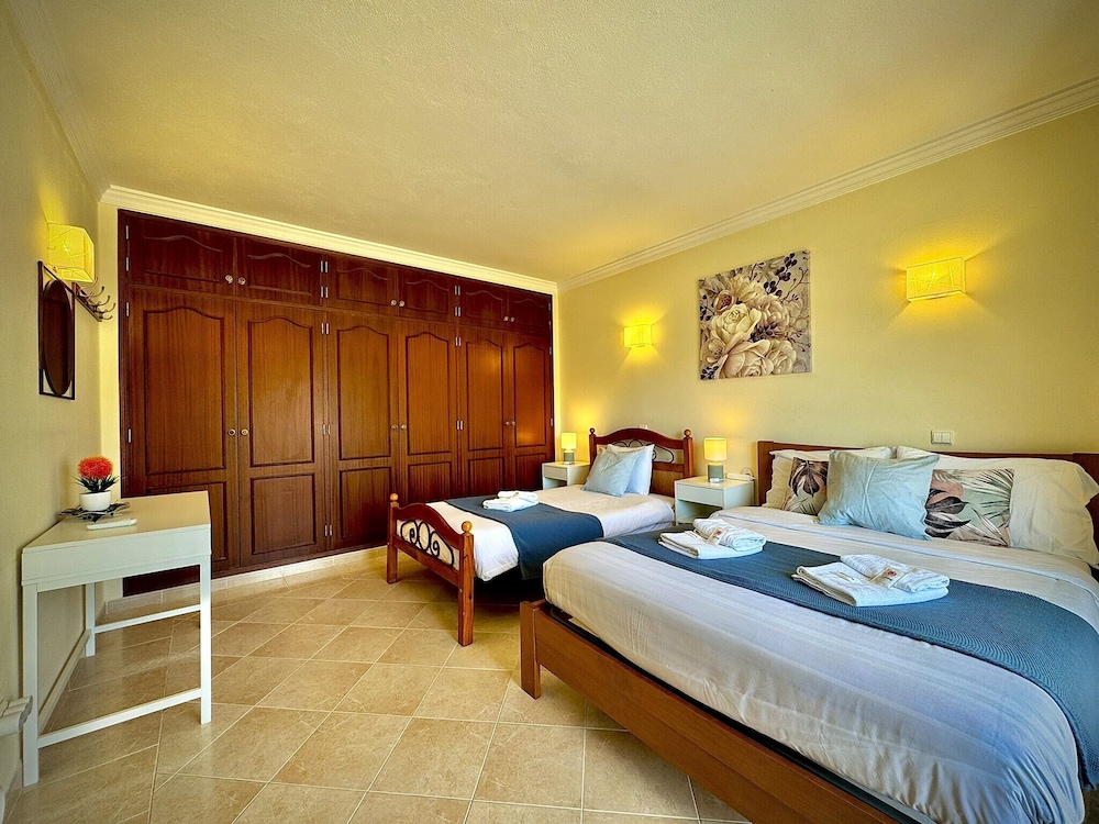 Albufeira Summer Villa 1 by Homing