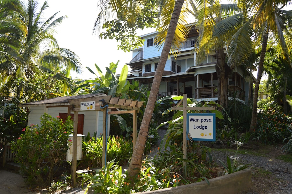 Mariposa Lodge