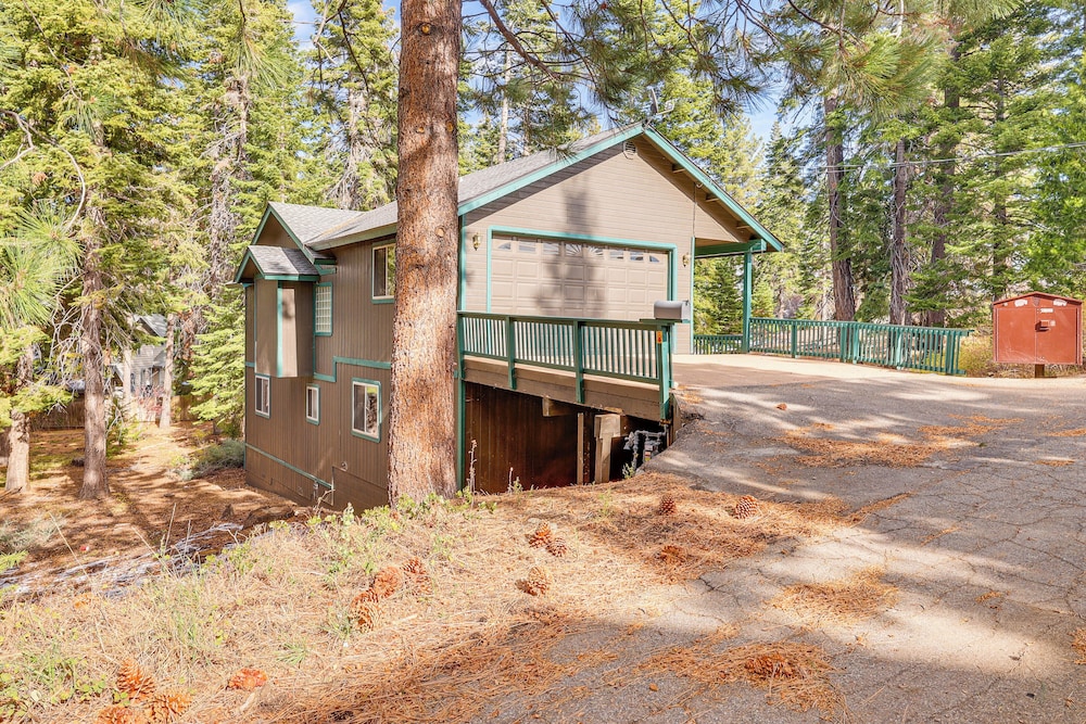 7 Mi to Beach: Home w/ Hot Tub in South Lake Tahoe