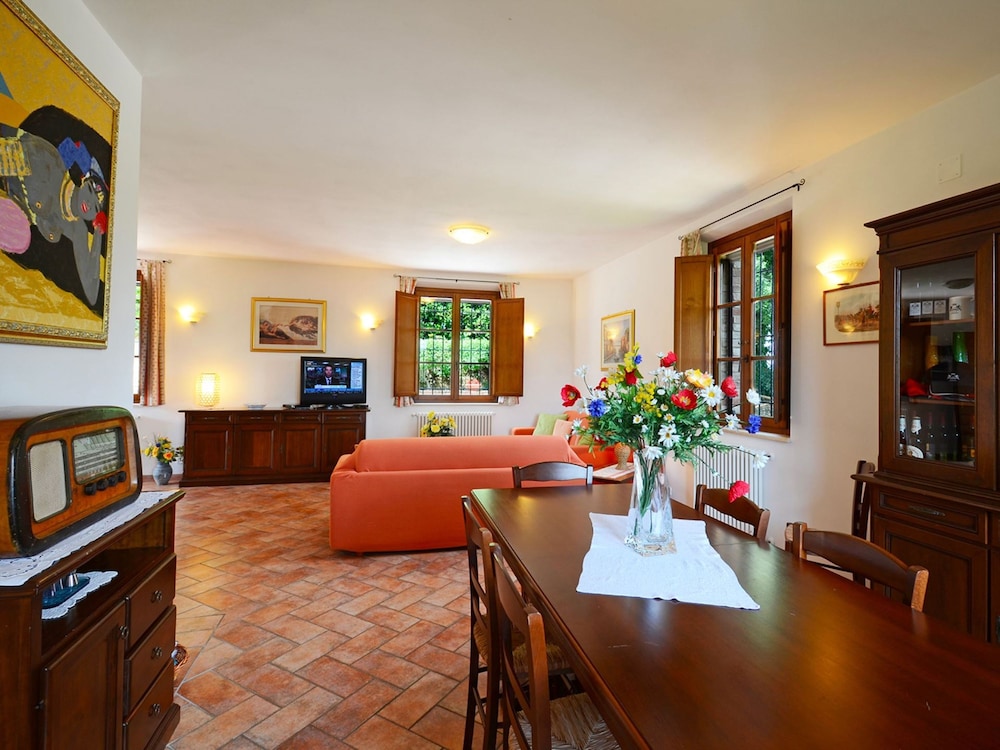 Podere Baiocco Sleeps 22 People 2 Private Pools Walking Distance to Town-podere Baiocco