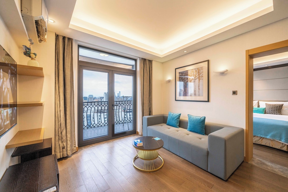 Tyms 1BR APT Huijing Garden