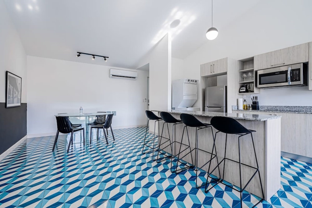 w Amazing 2BR in Santa Ana