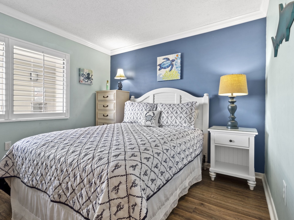 Sea Winds #202 2 Bedroom Condo by Redawning view 4
