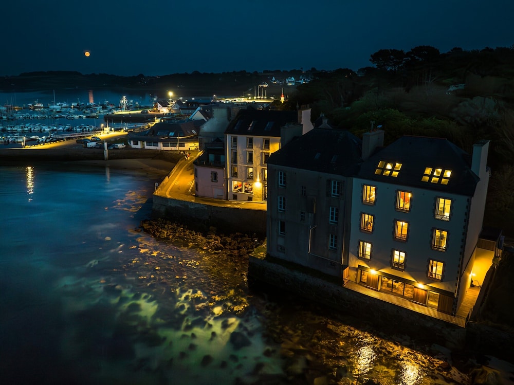 Luxury Apartment With Magnificent sea View
