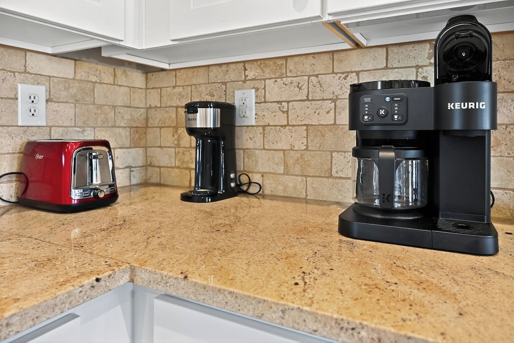 Hill Country Retreat & Casita