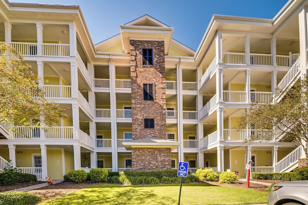 Pool Access & Balcony: Modern Myrtle Beach Condo view 4
