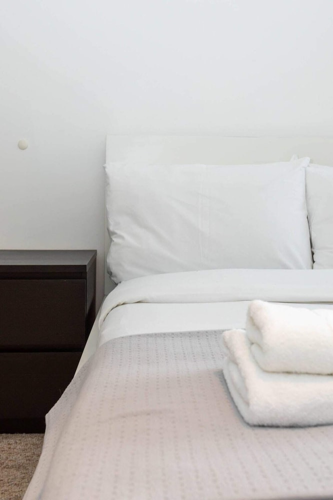 Radiant 2 Bedroom Apartment in East London