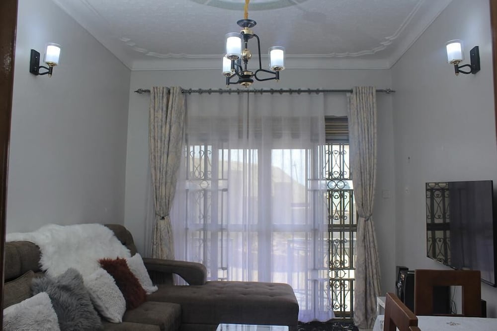 Driftwood Apartment - Uganda view 3