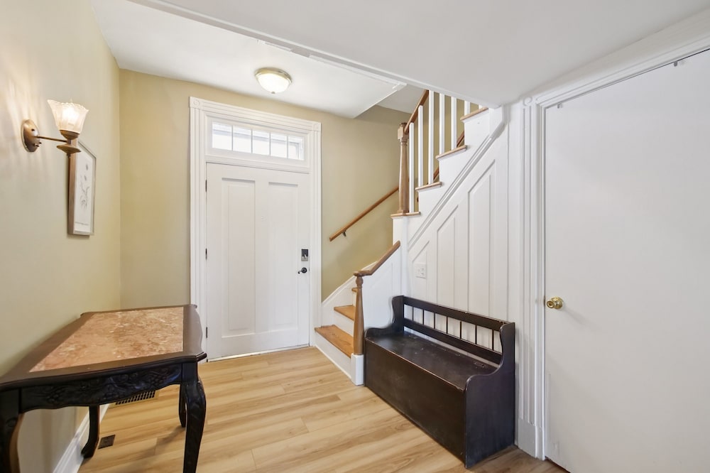 Peaceful Retreat With Scenic Surroundings 4 Bedroom Home