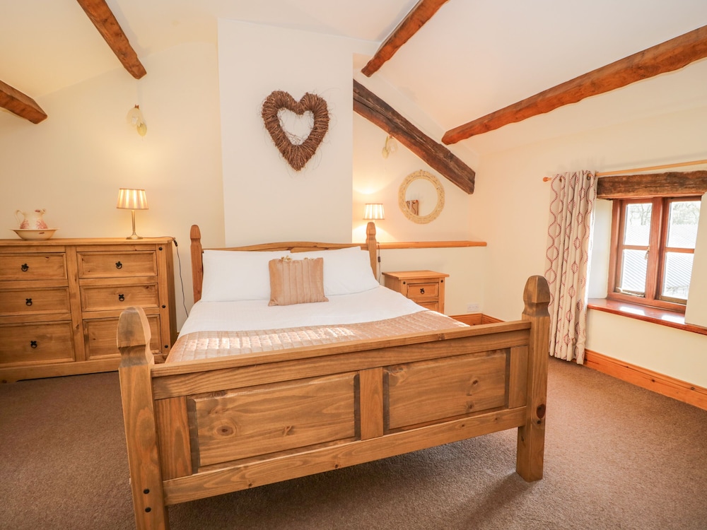 Stable End Cottage view 4