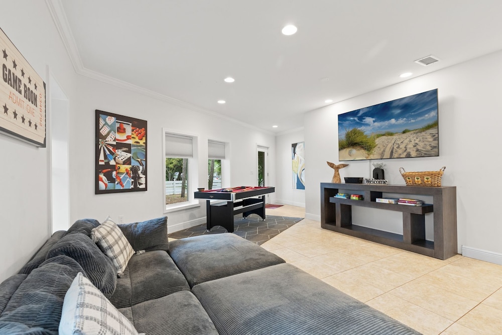 Seas & Greetings! 5BR 4BA House! Elegant Coastal Living Near the Shore