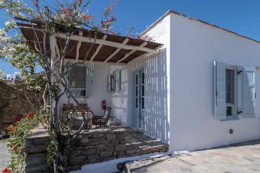 Hotel Kavos Hotel Naxos - Image 1