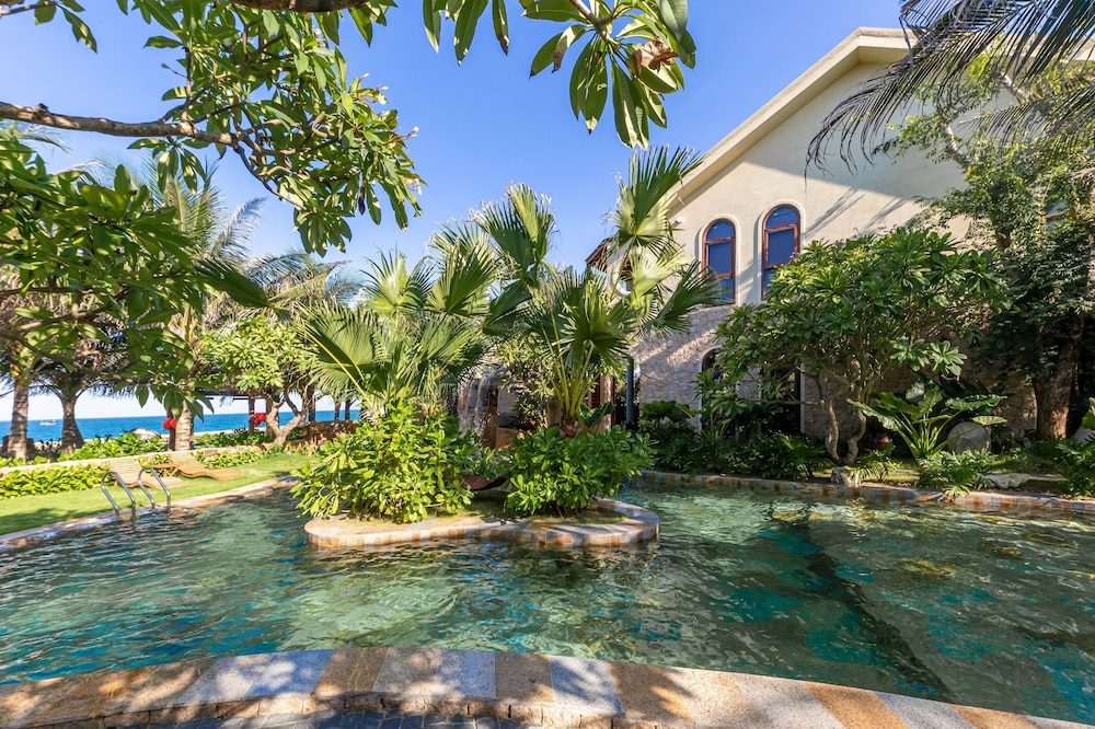 Sun Village Beach Resort