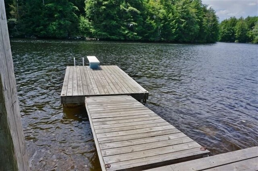 156 Eels Lake 2 Bedroom Cottage