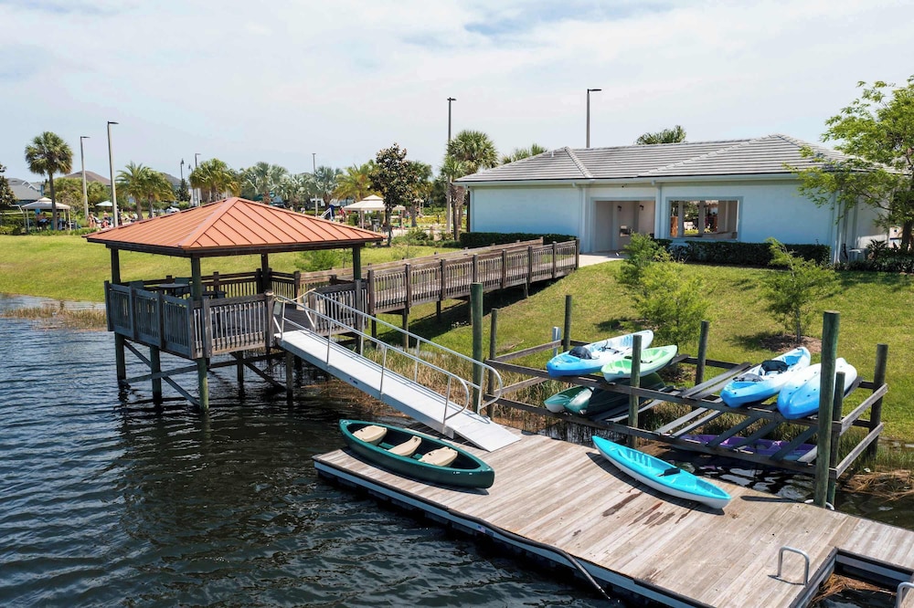 Lake-view Near Disney Resort w Lazy River 108 3151