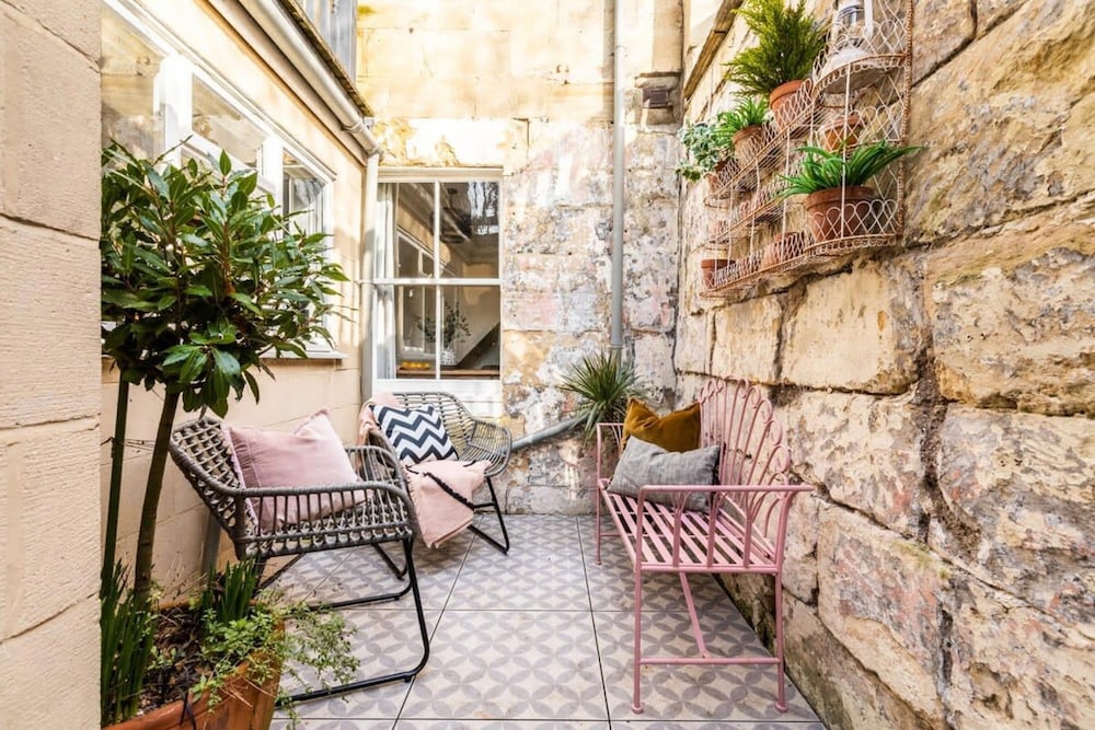 Charming Georgian Cottage With Private Sun Terrace view 3