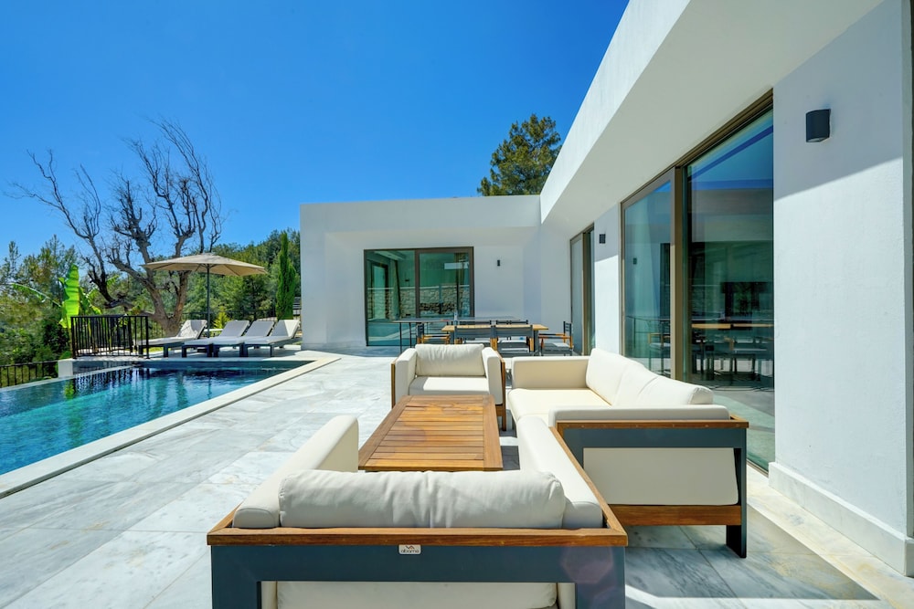 Earth 7 - PLANET LUXURY VILLAS