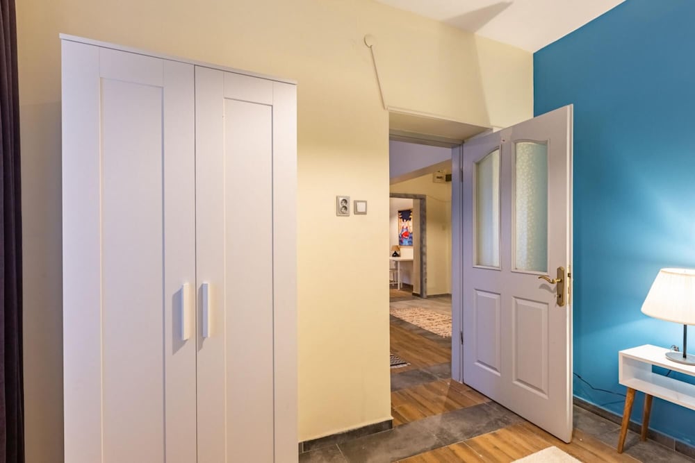 Charming Flat Near Taksim Square in Cihangir