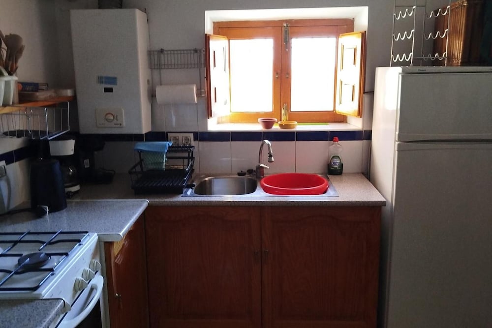 Lorca- Cottage - Sleeps 4 - pet Friendly - Pool