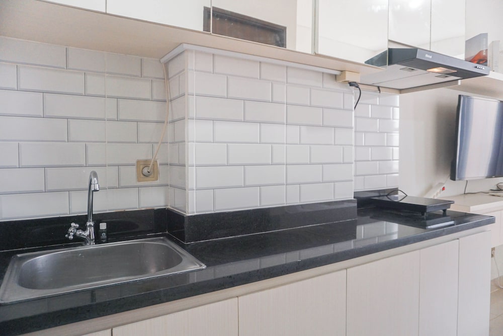 Good Living Studio Room Transpark Cibubur Apartment