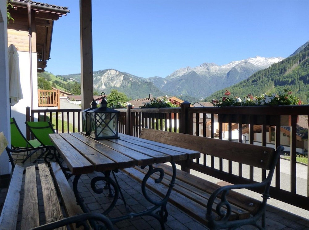 Quiet Chalet With Sauna in Konigsleiten