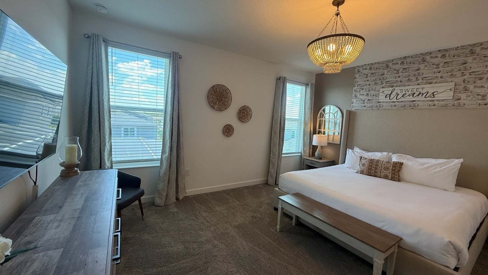 Upstay Championsgate Home w Pool BBQ Game Room