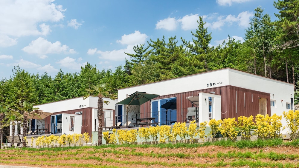 Namhae Orda Pool Villa