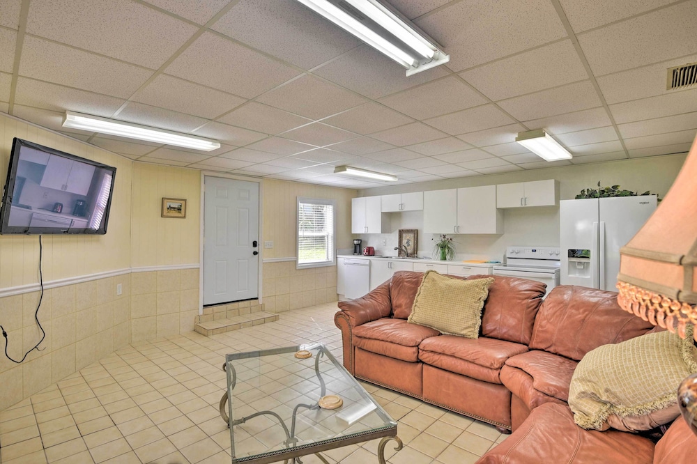 Waterfront Welaka Escape w/ Private Docks! view 3