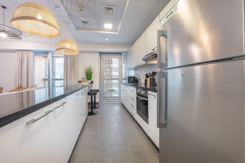 Modern Aesthetic 2-bedroom in Dubai Marina