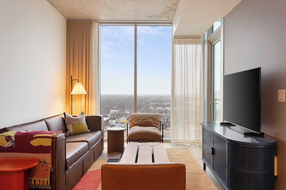 Sleeps 34! 11 Condos in New Austin High Rise w/ Rooftop Pool, Gym, Yoga Studio