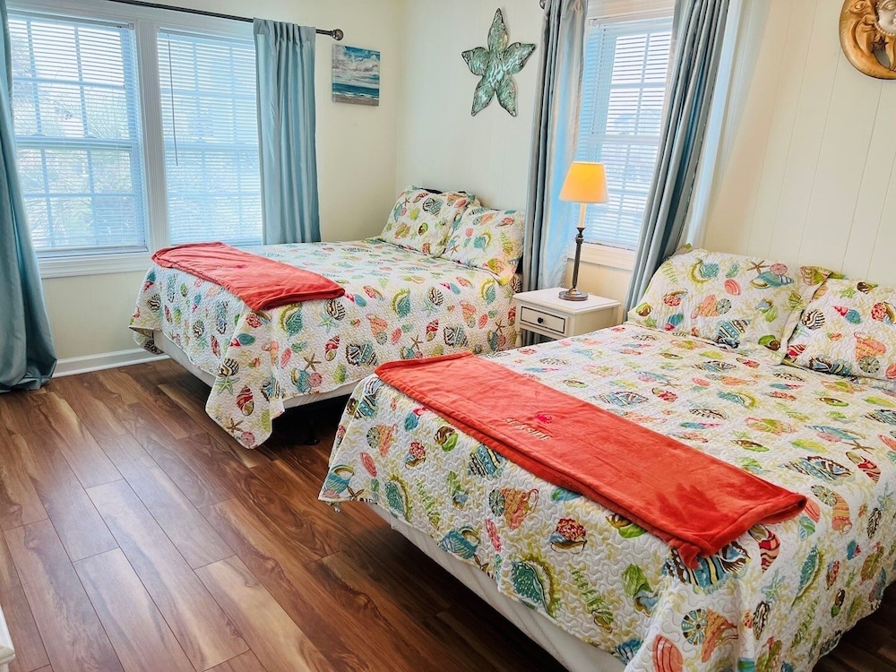 Seaside - 4 Br Home
