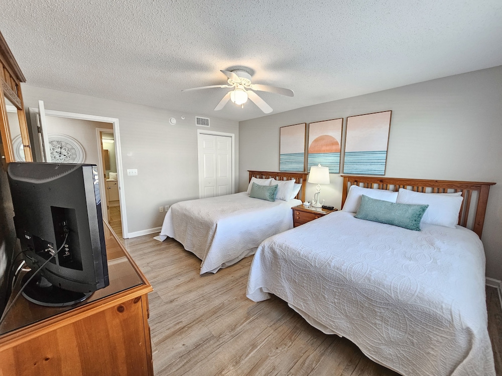 Brighton 103, Ocean View Condo, Full Amenities. 2 Bedroom Condo