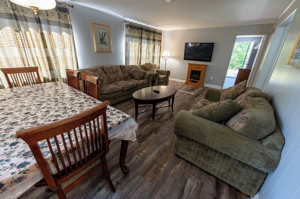 Sauble Beach Lodge