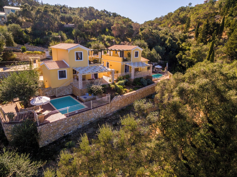 Villas Muscallas by Konnect, 200m from the Beach.