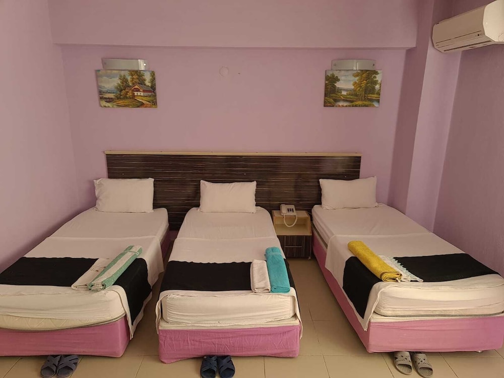 Hole Hotel