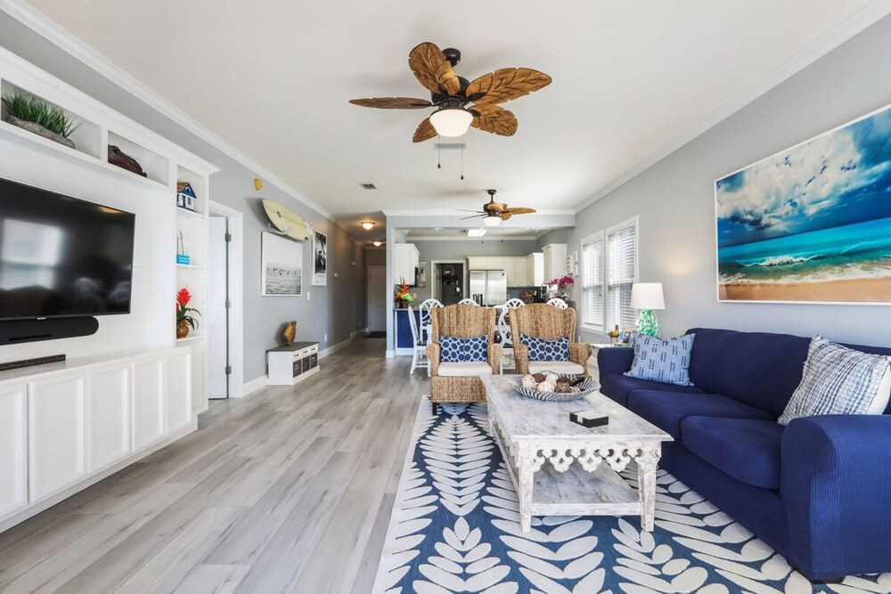 Bama Barefoot Beach House- Near Beach Pool
