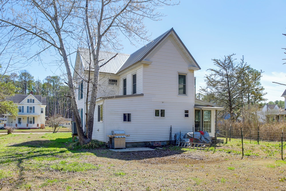 Walk to Main Street: Family-friendly Crisfield Gem